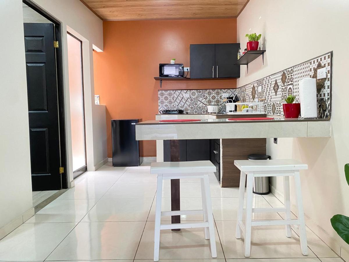 Oxalis Aeropuerto Apartment Alajuela Luaran gambar